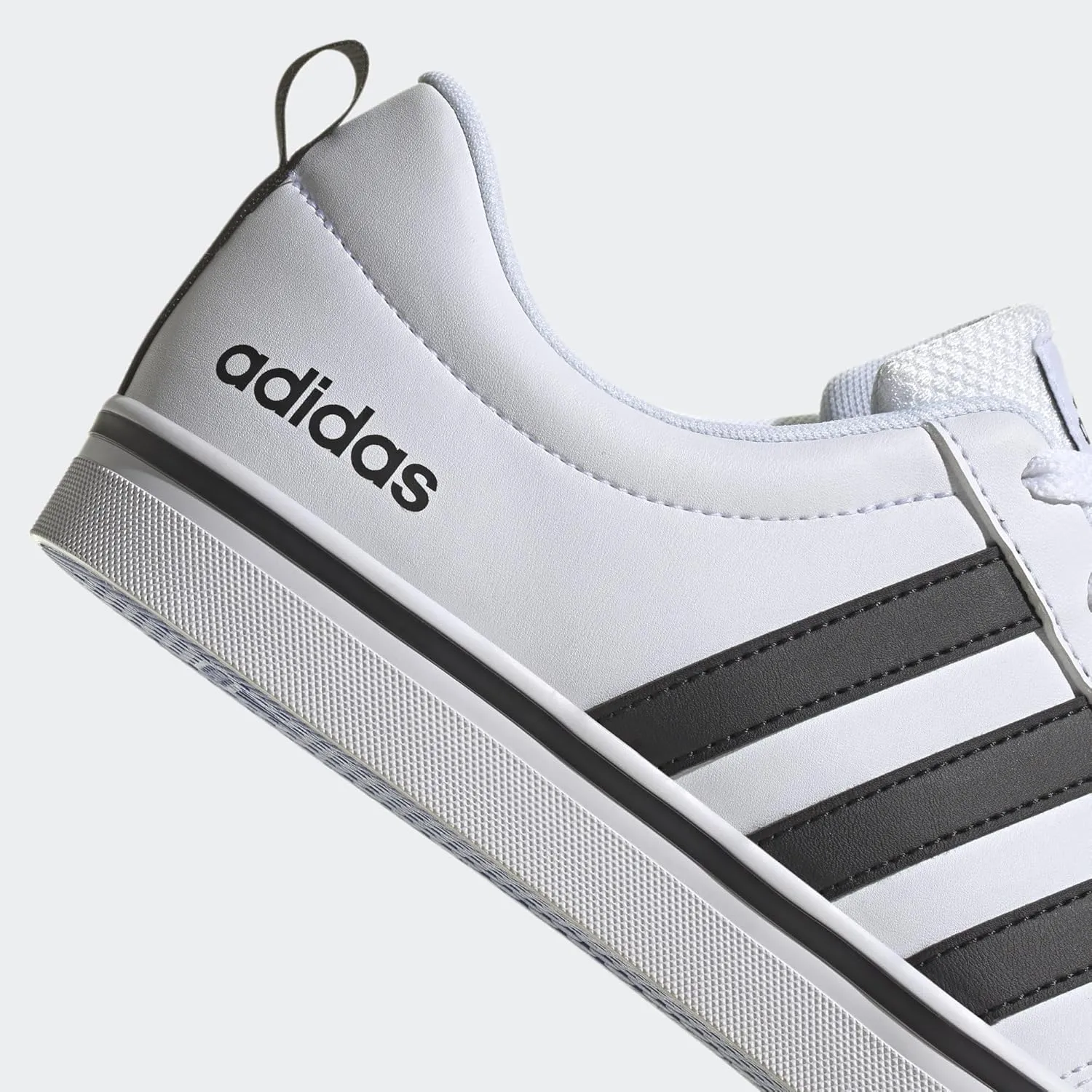 adidas Men's Sneaker