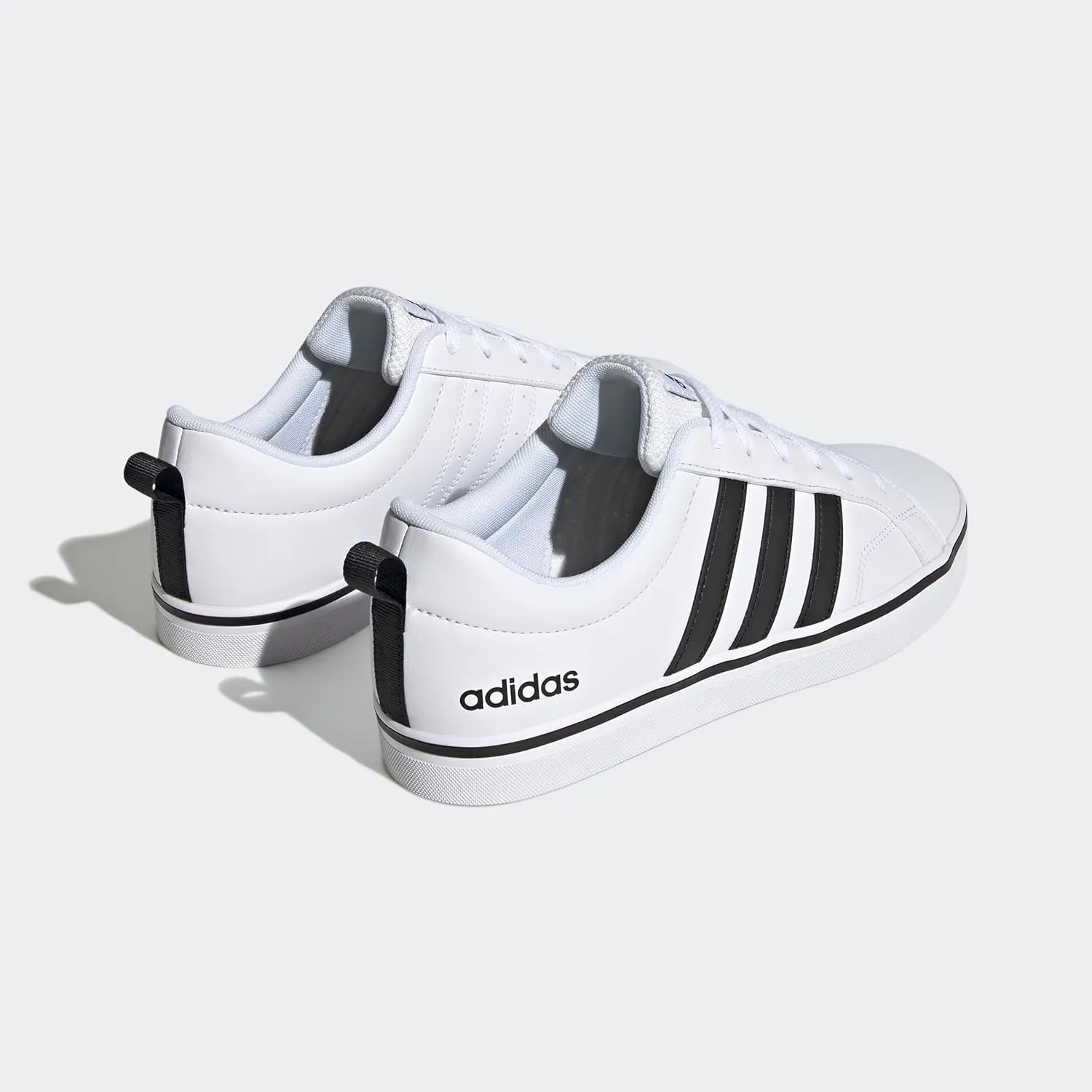 adidas Men's Sneaker