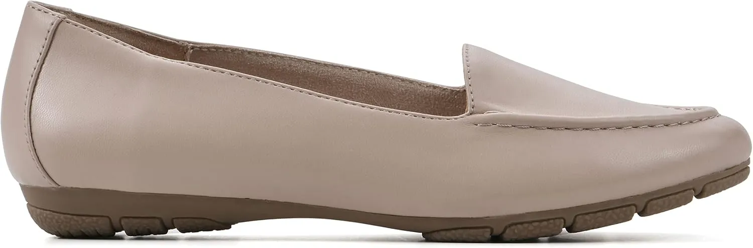 CLIFFS BY WHITE MOUNTAIN Women's Gracefully Tailored Loafer Flat
