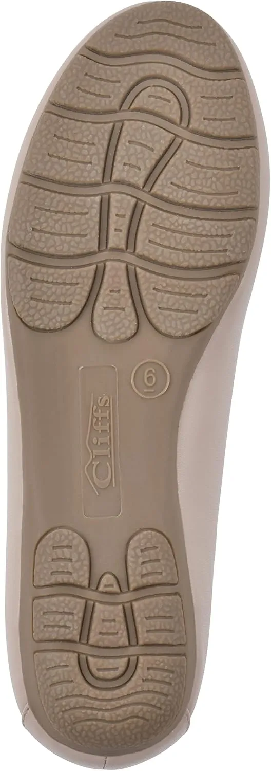 CLIFFS BY WHITE MOUNTAIN Women's Gracefully Tailored Loafer Flat