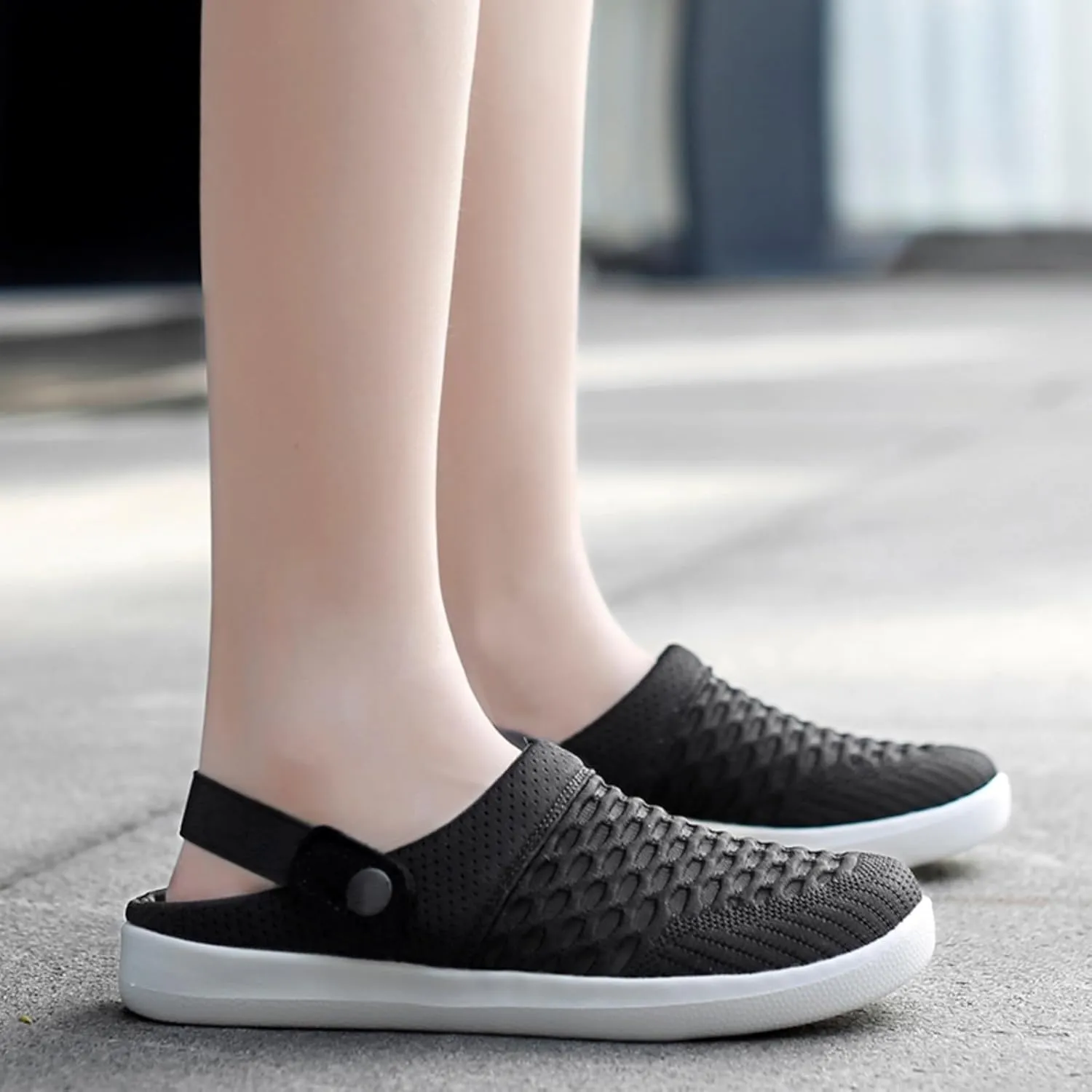 Clogs for Women Summer Casual Slip-on Mesh Mules Shoes Breathable Hollow Out Slippers Comfortable Closed Toe Sandals Fashion Open Back Slip On Shoes Lightweight Walking Slippers