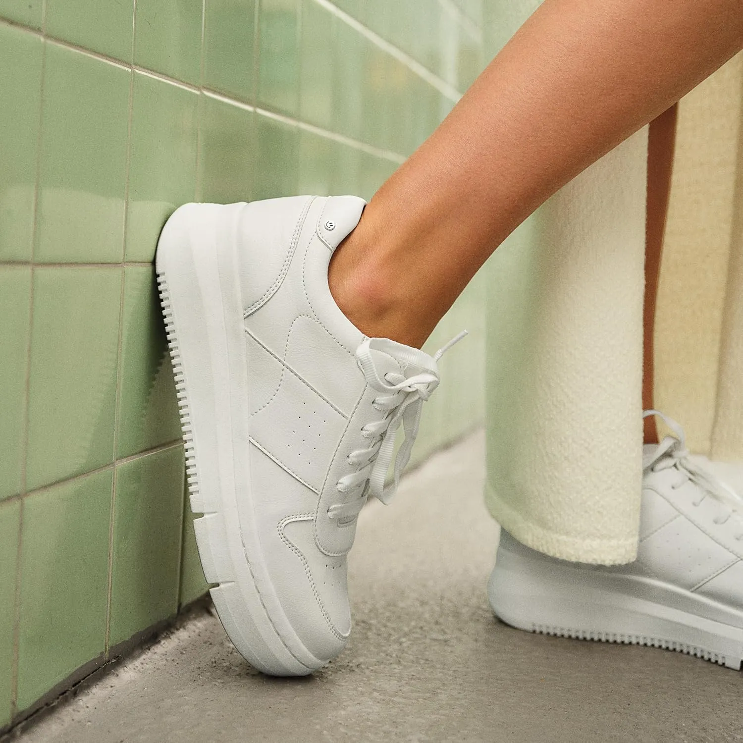 Dr. Scholl's Shoes Women's Savoy Sneaker