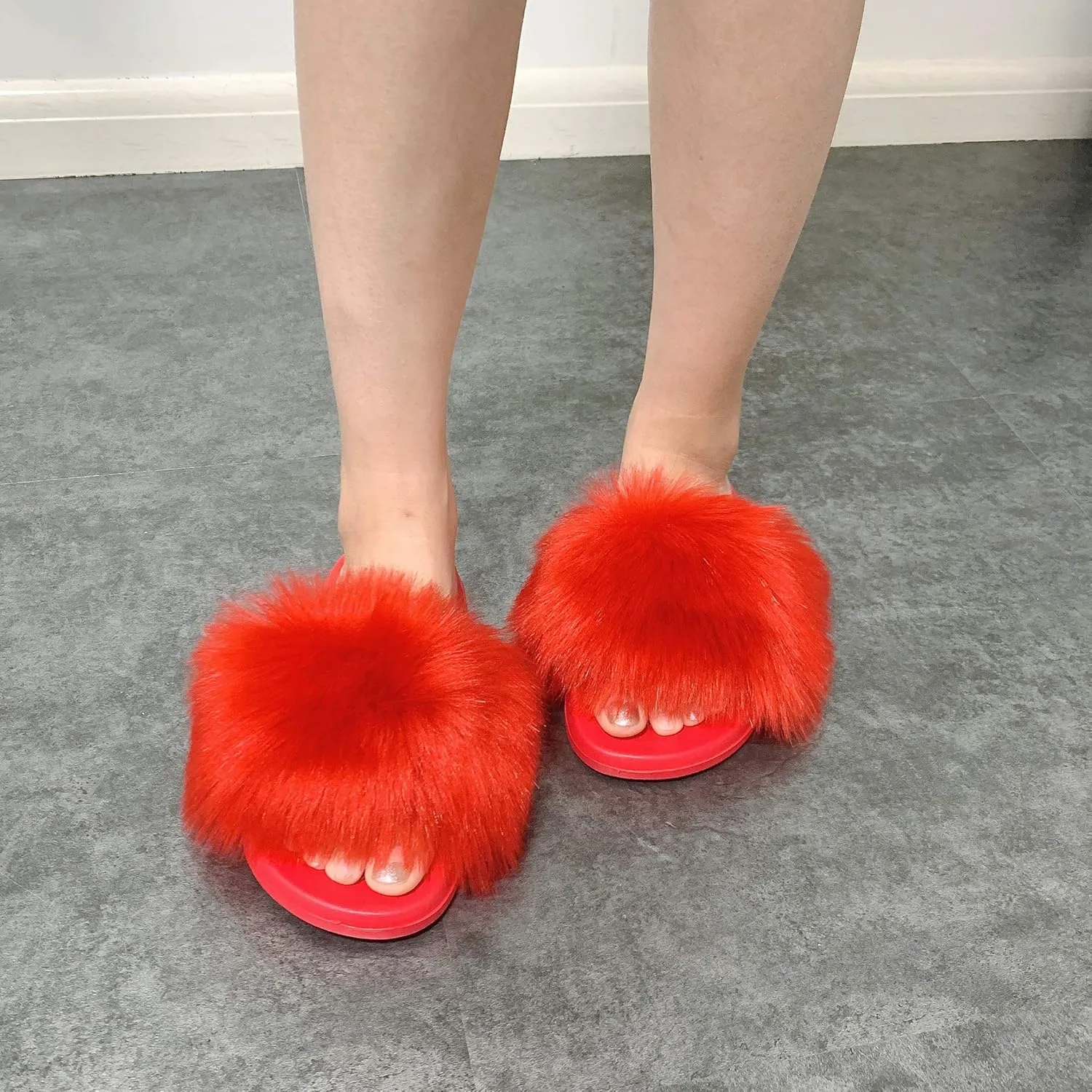 Hangrui Women's Faux Fur Slides, Open Toe Cute Slippers, Comfortable Sandals with Fluffy Fur