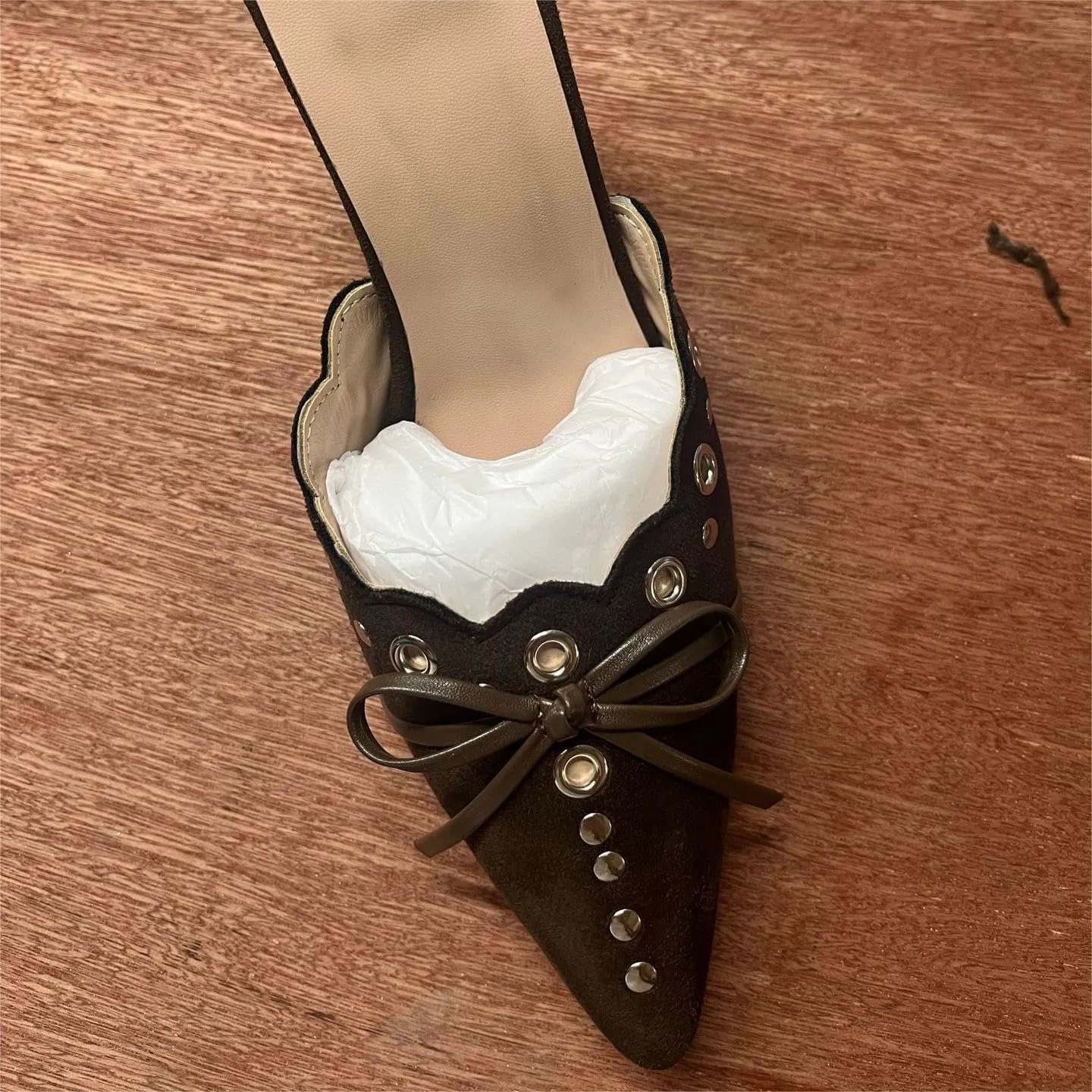 keleimusi Mid Heel Slip On Suede Pumps Studded Bow Heeled Mules Sandals Pointed Toe Shoes for Women