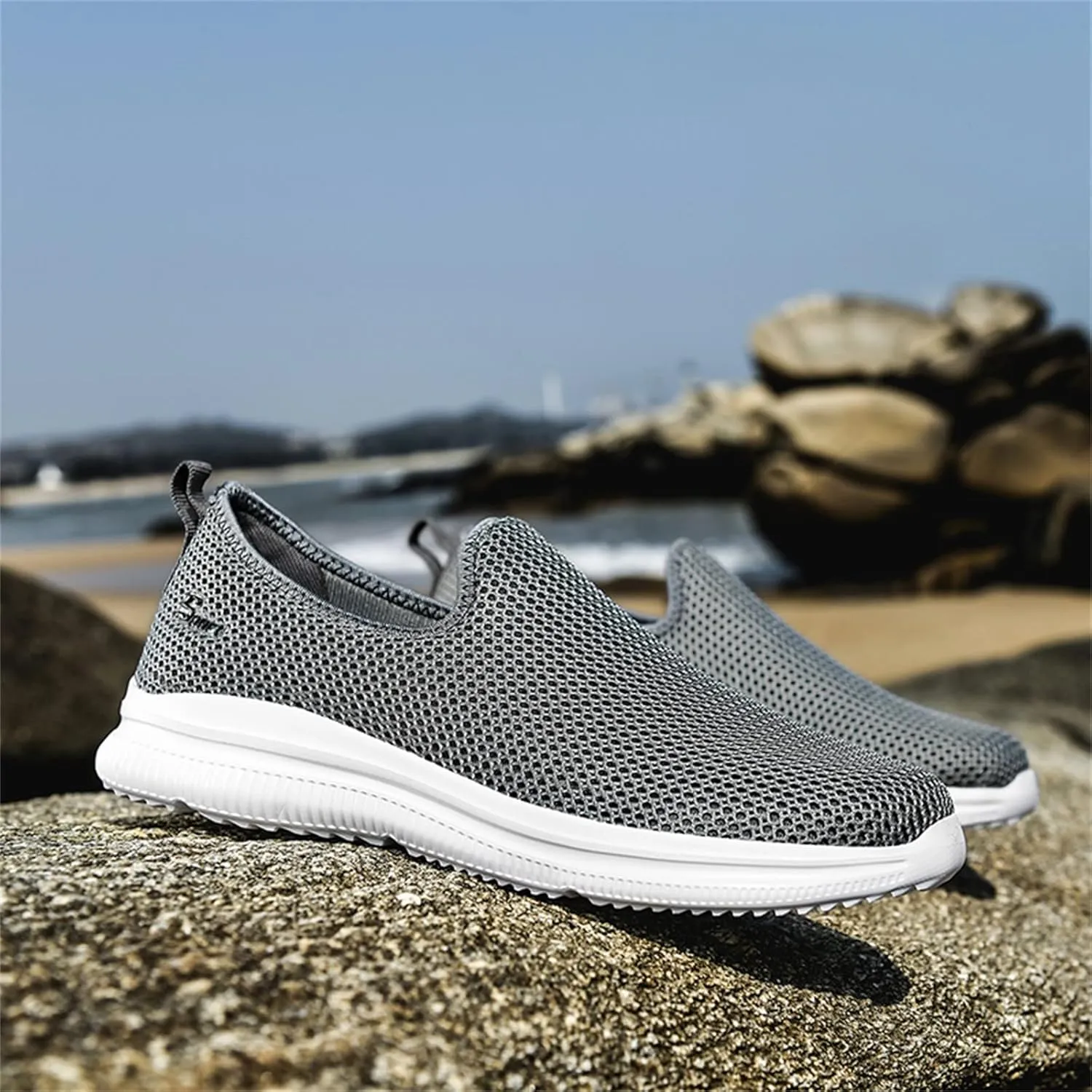 Men's Mesh Slip-On Loafers, Classic Stylish Sneakers, Flat-Soled Casual Lightweight Slipper Comfortable Breathable Walking Shoes, Soft Non-Slip Sole