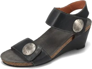 Taos Footwear Women's Carousel 3 Wedge Sandal