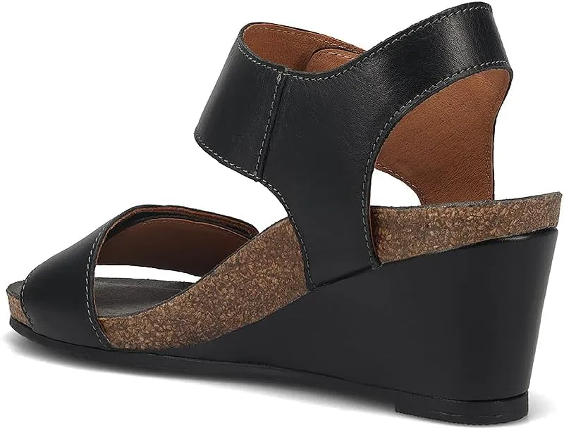 Taos Footwear Women's Carousel 3 Wedge Sandal