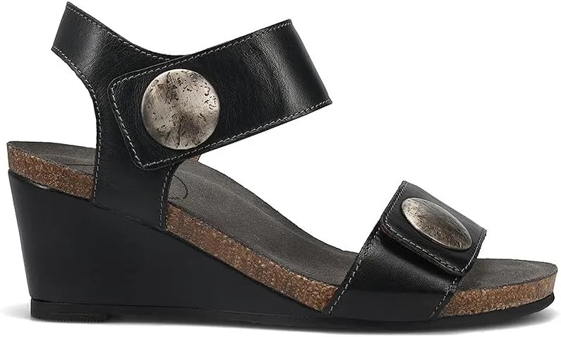 Taos Footwear Women's Carousel 3 Wedge Sandal