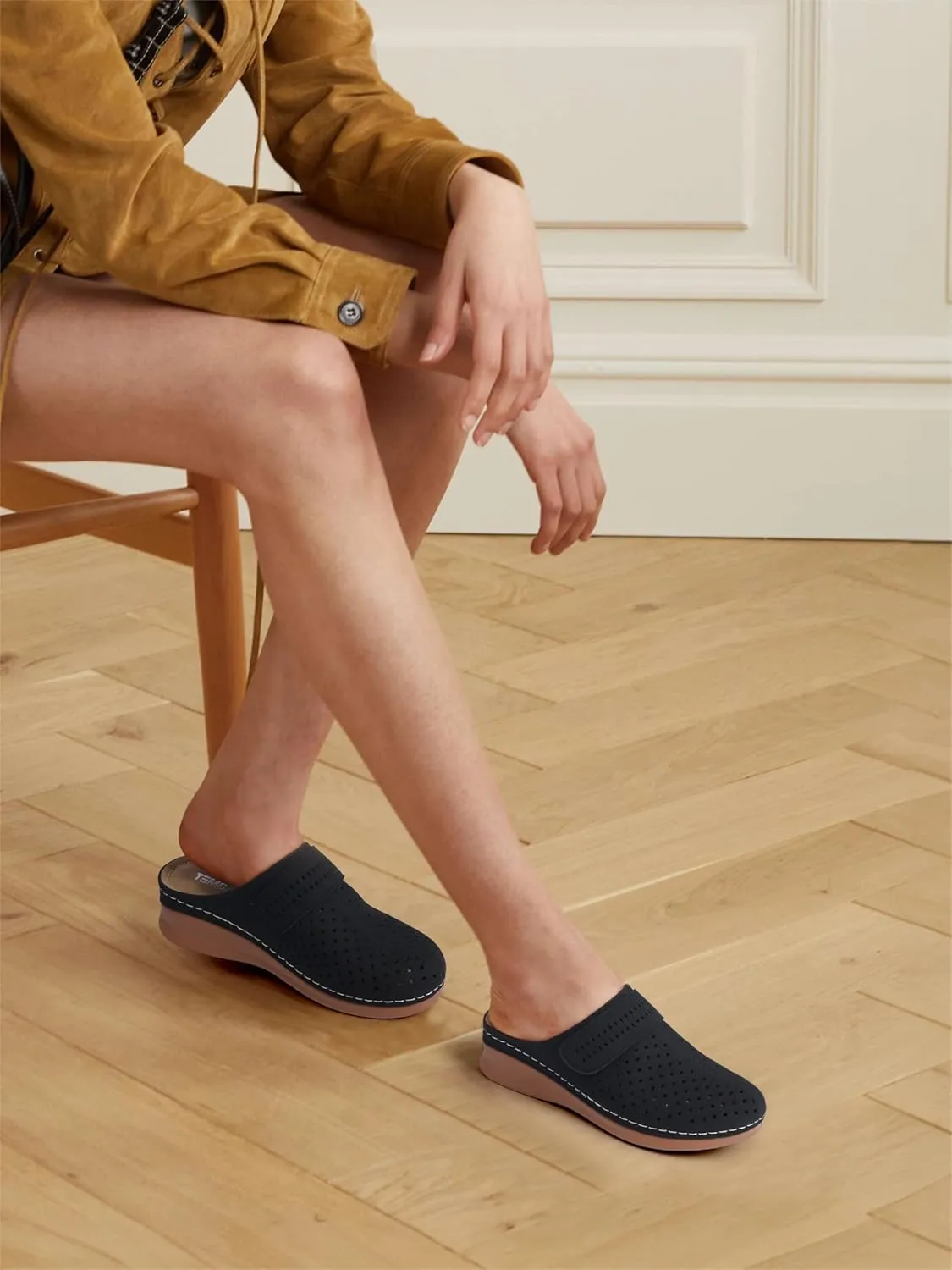 TEMOFON Clogs for Women Mules Shoes: Comfortable Arch Support Closed Toe Sandals Backless Low Wedge Slip on Shoes