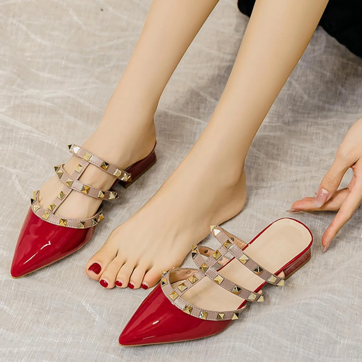 Women's Pointed Toe Studded Mules Backless Slip on Outdoor Shoes Chunky Low Heels Slip-On Pump Party Dress Low Heels Sandals