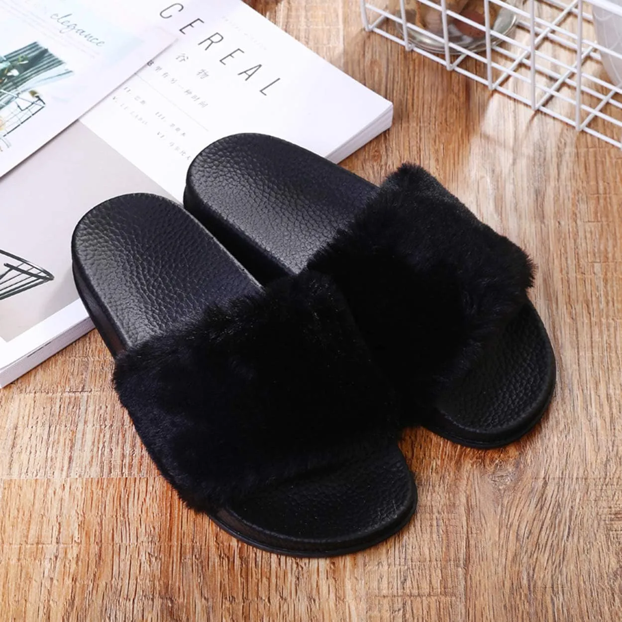 xsby Women's Soft Faux Fur Flat Slide Sandals Comfortable Slipper